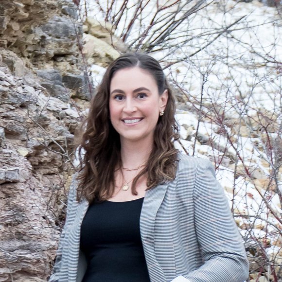 Meet your Posher, Jena - Picture 1 of 7